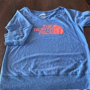 Boat neck lightweight 3/4 sleeve North Face shirt